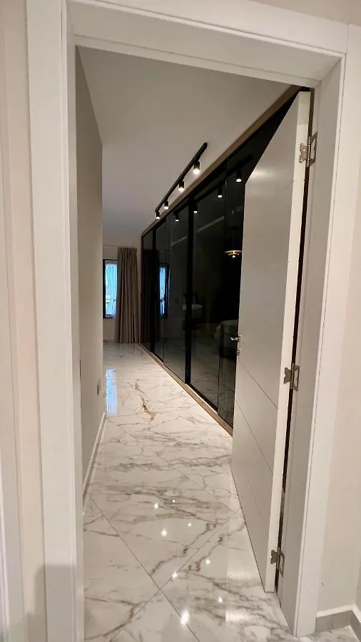 Zeus Tirana Suite Deluxe Apartament